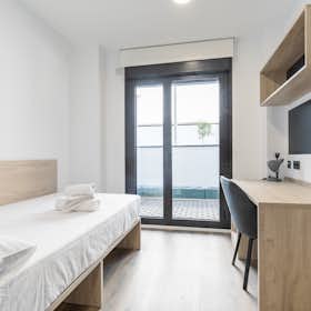  Wohnheim zu mieten für 1.213 € pro Monat in Madrid, Calle de Xaudaró