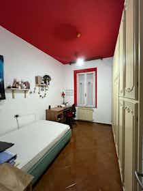 私人房间 正在以 €410 的月租出租，其位于 Parma, Borgo Trinità