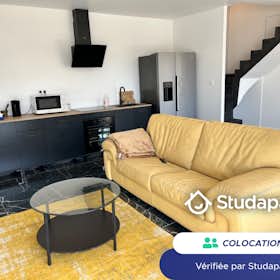 Private room for rent for €450 per month in Mont-Saint-Aignan, Allée du Fond du Val