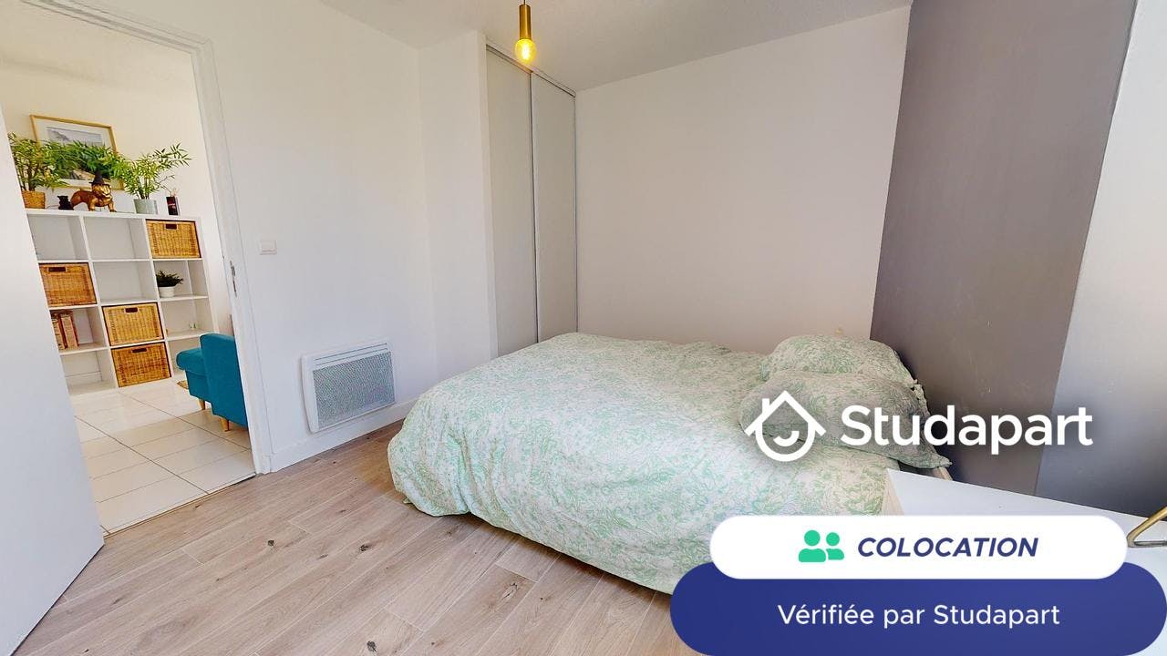 Private room for rent on Rue Vaissette, Nîmes - Widok 4