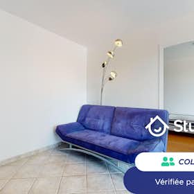Private room for rent for €650 per month in Cergy, Rue des Châteaux Brûloirs