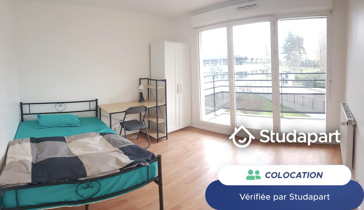 Pièce à Cergy