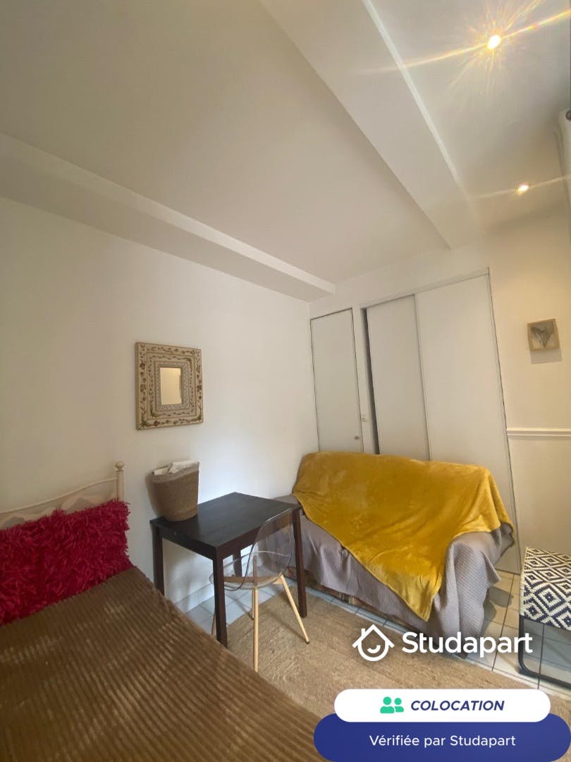 Private room for rent for €395 per month in Dijon, Rue Sainte-Anne