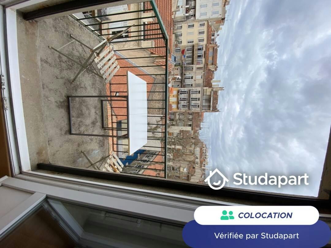 Private room for rent on Rue du Docteur Escat, Marseille - Plus