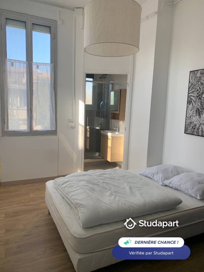 Apartment for rent for €1,560 per month in Bordeaux, Rue Paulin