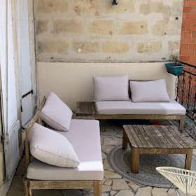 Apartment for rent for €1,540 per month in Bordeaux, Rue Paulin