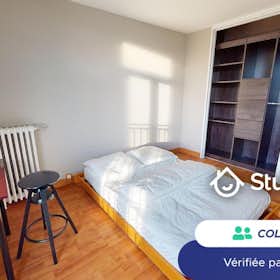 Habitación privada en alquiler por 350 € al mes en Clermont-Ferrand, Square de Cacholagne