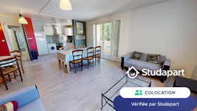 Cameră privată de închiriat pentru 345 EUR pe lună în Ploubazlanec, Rue Frédéric et Irène Joliot-Curie
