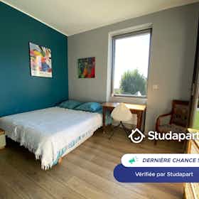Приватна кімната за оренду для 480 EUR на місяць у Caluire-et-Cuire, Rue André Dufrene