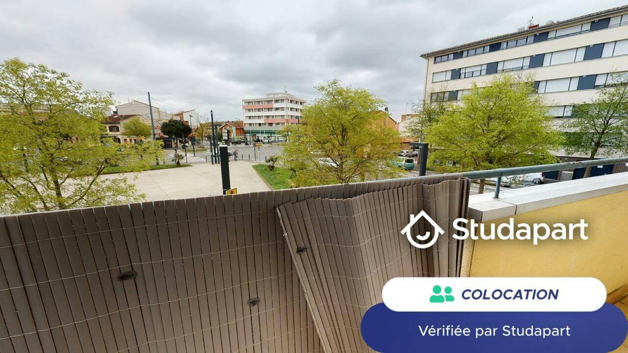 Private room for rent on Place Émile Mâle, Toulouse - Plus