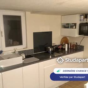 House for rent for €900 per month in Chelles, Rue Victor Hugo