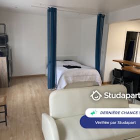 Apartment for rent for €880 per month in Aulnay-sous-Bois, Rue de Balagny