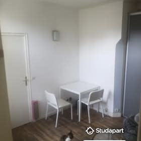 Private room for rent for €700 per month in Gentilly, Rue Pierre Marcel