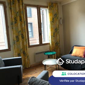 Private room for rent for €455 per month in Rouen, Rue Orbé