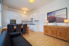 Apartamento en alquiler por 1338 GBP al mes en London, Tooting High Street
