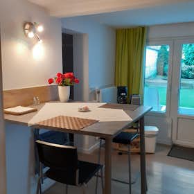 Studio for rent for 875 € per month in Molenbeek-Saint-Jean, Rue du Korenbeek