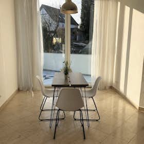 私人房间 正在以 €600 的月租出租，其位于 Marbach am Neckar, Karlstraße