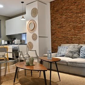 Apartment for rent for €2,700 per month in Madrid, Calle de Cartagena