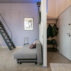 Apartment for rent for €1,400 per month in Milan, Via Giovanni Battista Sammartini