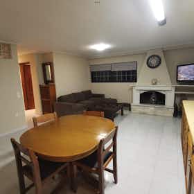 Apartamento en alquiler por 1100 € al mes en Voúla, Xanthou