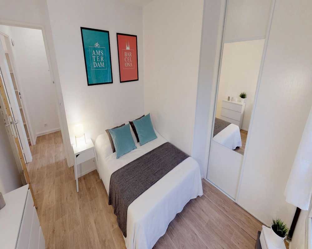 Rue de Calais, Lille preview