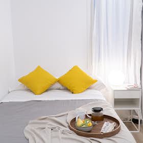Private room for rent for €1,005 per month in Barcelona, Passatge de Masoliver
