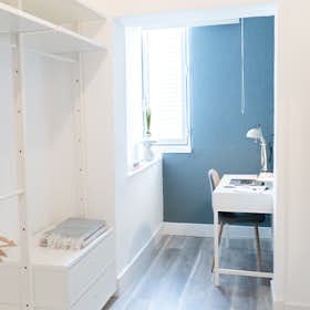 Private room for rent for €836 per month in Barcelona, Carrer de Llull