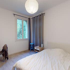 私人房间 正在以 €460 的月租出租，其位于 Toulon, Rue du Sous-Marin l'Eurydice