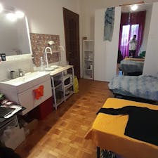 Shared room for rent for €250 per month in Turin, Via Antonio Cecchi