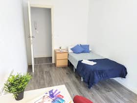 Private room for rent for €390 per month in Burjassot, Carretera de Llíria