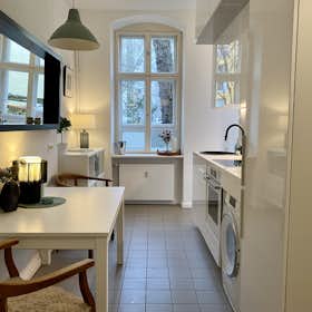 Apartment for rent for €1,650 per month in Berlin, Wundtstraße