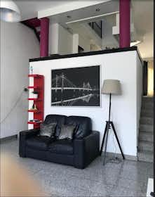 Huis te huur voor € 750 per maand in Antwerpen, De Leescorfstraat