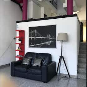 Casa para alugar por € 750 por mês em Antwerpen, De Leescorfstraat