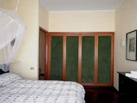 私人房间 正在以 €135 的月租出租，其位于 Catania, Via Raimondo Franchetti