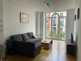 Apartment for rent for €1,850 per month in Madrid, Calle de Guzmán el Bueno