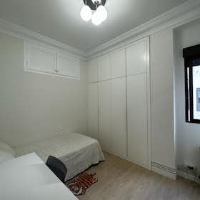 Private room for rent for €550 per month in Valencia, Avinguda de l'Oest
