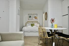 Studio for rent for €1,300 per month in Madrid, Calle Monte Perdido