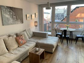 Apartment for rent for €1,900 per month in Berlin, Erich-Weinert-Straße