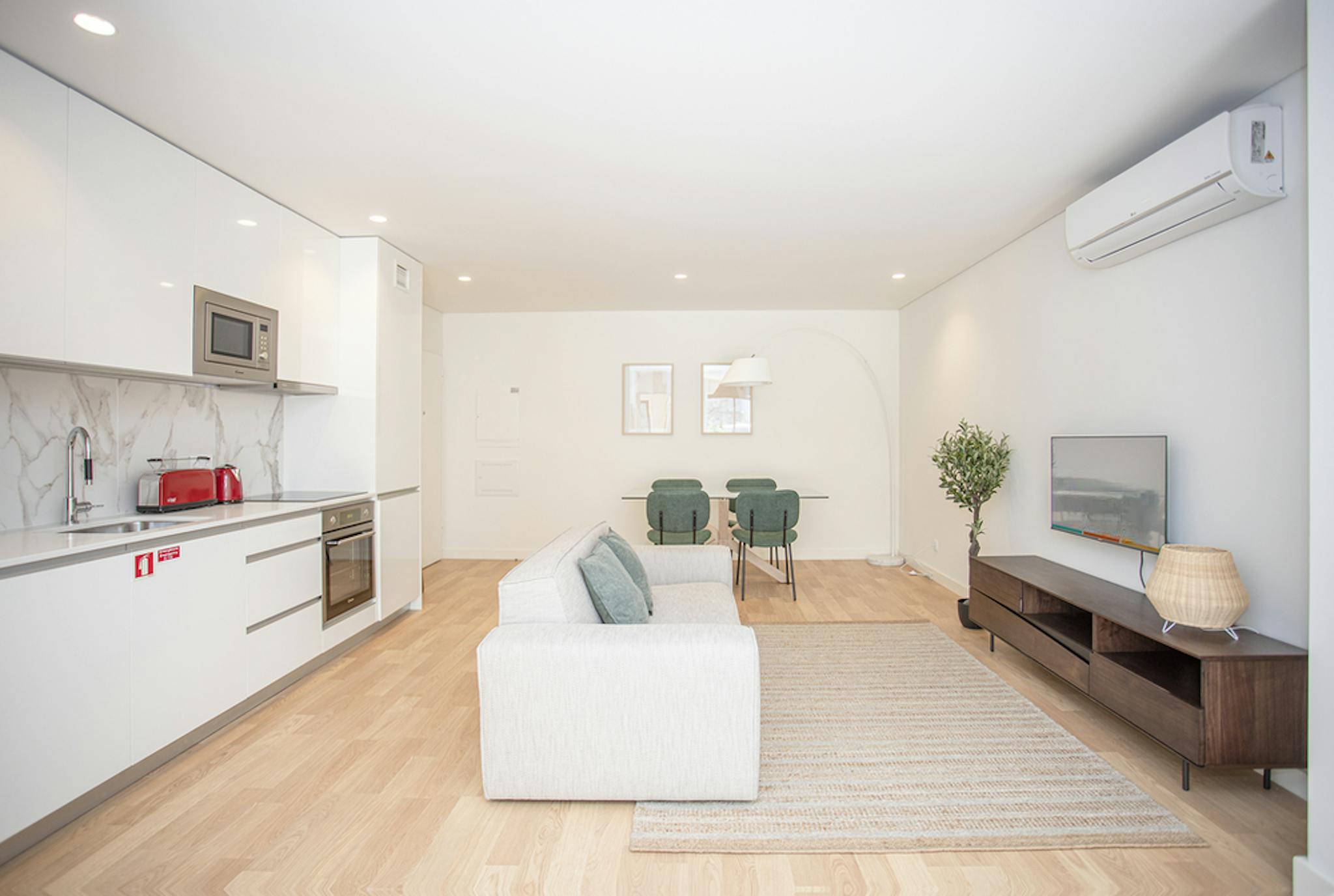 Rua do Paraíso, Porto preview