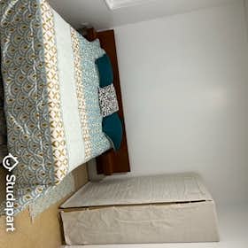 Private room for rent for €480 per month in La Rochelle, Rue Charles Gounod