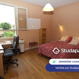 Private room for rent for €430 per month in Bourg-en-Bresse, Rue du Docteur Nodet