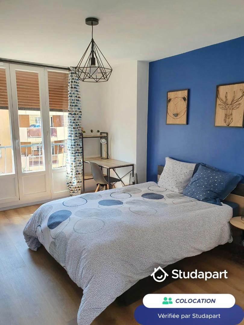 Private room for rent on Rue de Crimée, Marseille - Plus