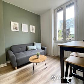 Apartament de închiriat pentru 520 EUR pe lună în Saint-Étienne, Rue des Docteurs Charcot
