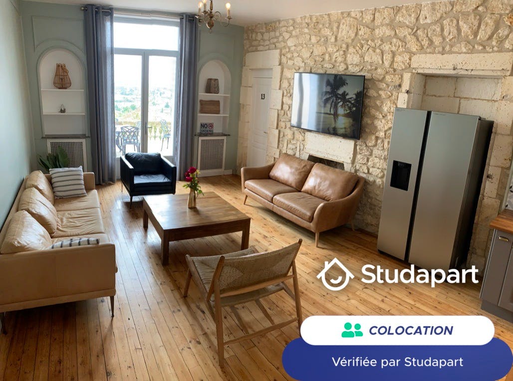 Private room for rent for €460 per month in Angoulême, Rue Saint-Roch