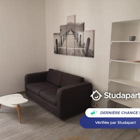 Apartament de închiriat pentru 595 EUR pe lună în Nantes, Rue Haute Roche