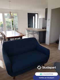 Private room for rent for €400 per month in Lagord, Rue Alfred Nobel