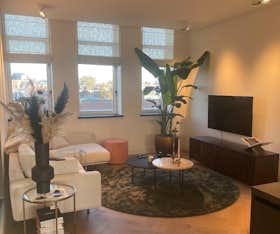 Apartment for rent for €2,500 per month in Amsterdam, Ruysdaelstraat