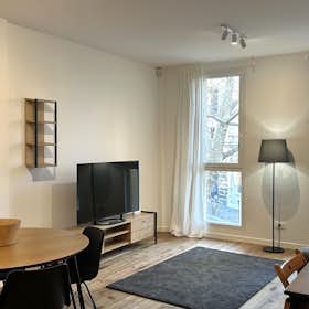 Apartment for rent for €2,400 per month in Milan, Via San Calocero