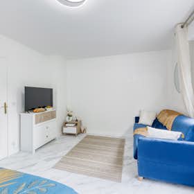 Wohnung zu mieten für 1.399 € pro Monat in Issy-les-Moulineaux, Rue Marceau