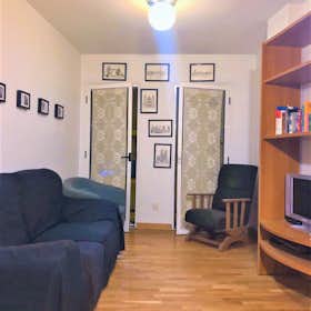 Appartement te huur voor € 750 per maand in Murcia, Calle Arzobispo Simón López